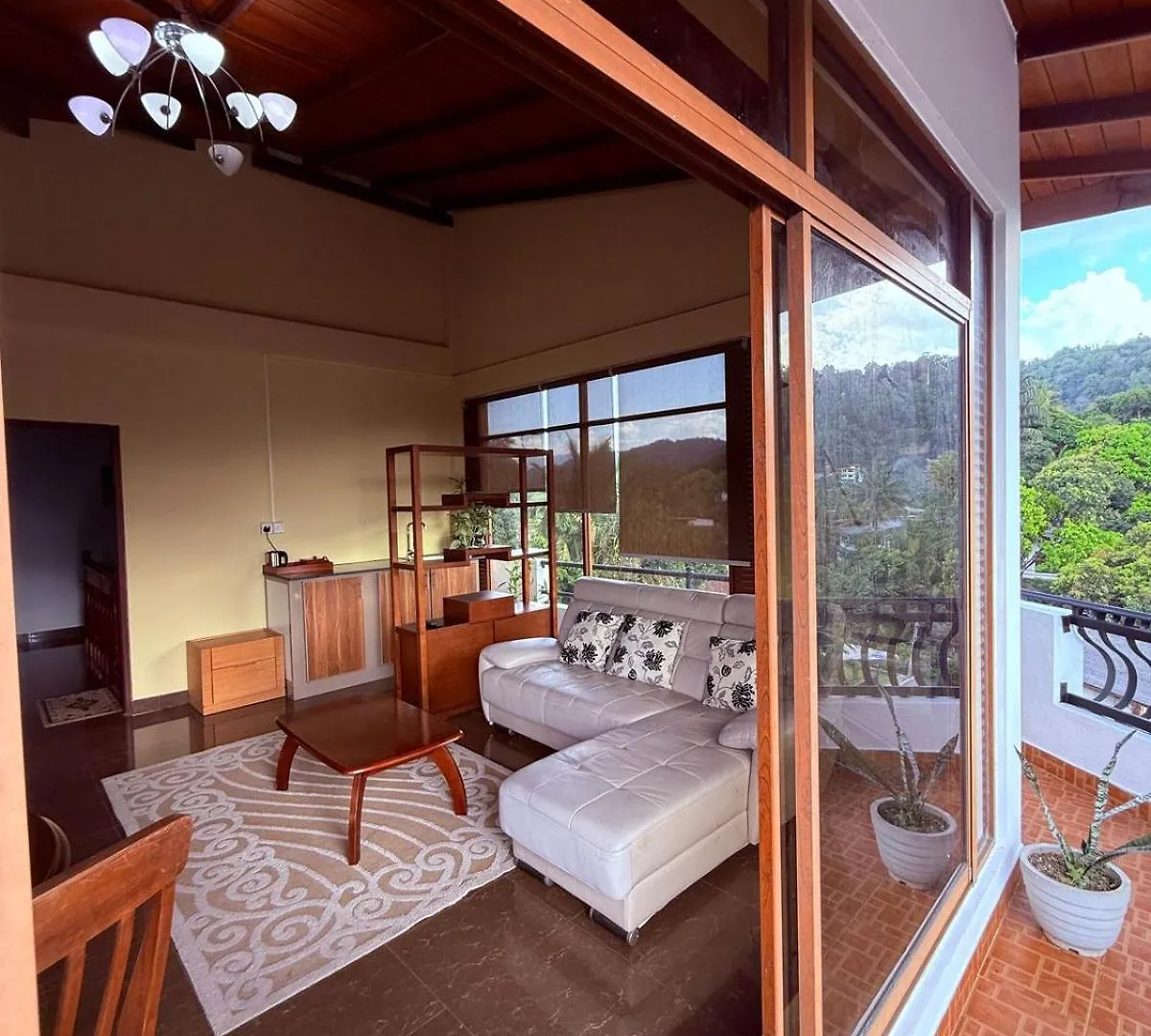 Resident View Homestay Kandy